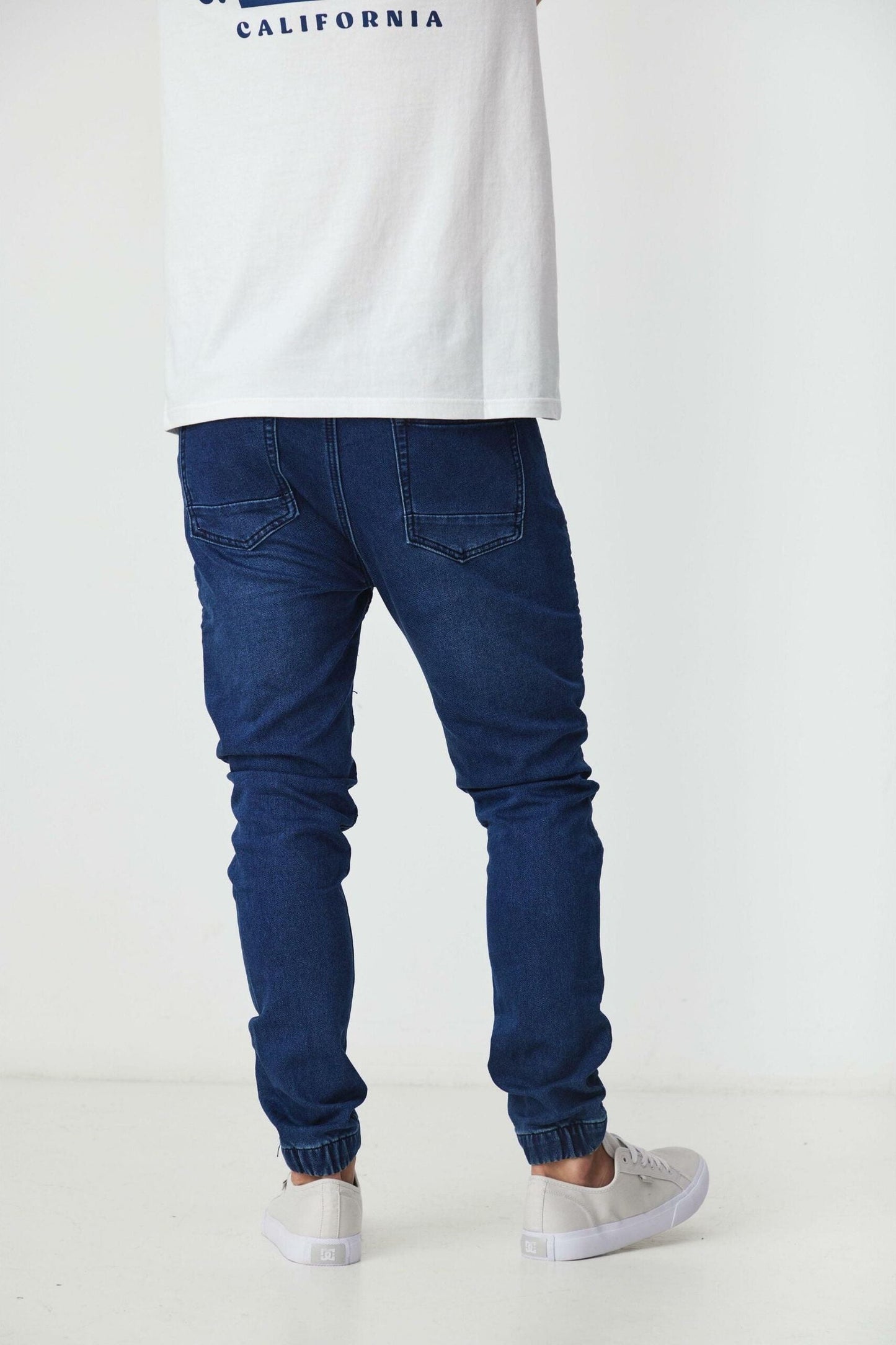 NEWPORT MEDIUM BLUE DENIM JOGGER