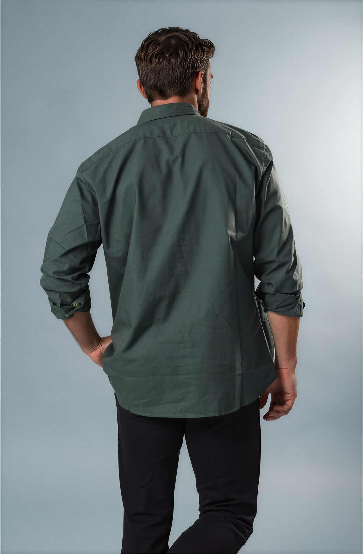 SJ23LLS0302_REEDY_GREEN_0954-Marco-Studio-Marcus-Mist_Fade