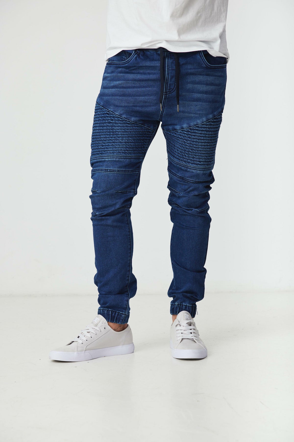 NEWPORT MEDIUM BLUE DENIM JOGGER