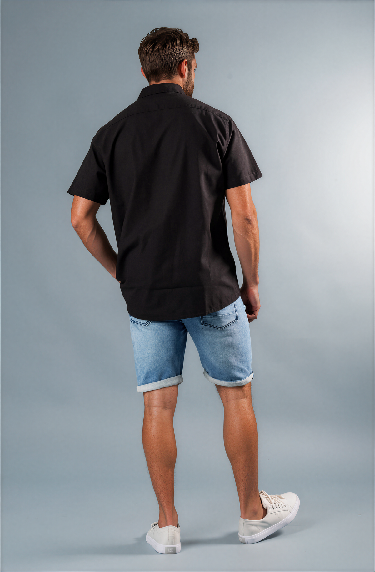 SJ23LSS0301_JAGO_BLACK_1038-Marco-Studio-Marcus-Mist_Fade