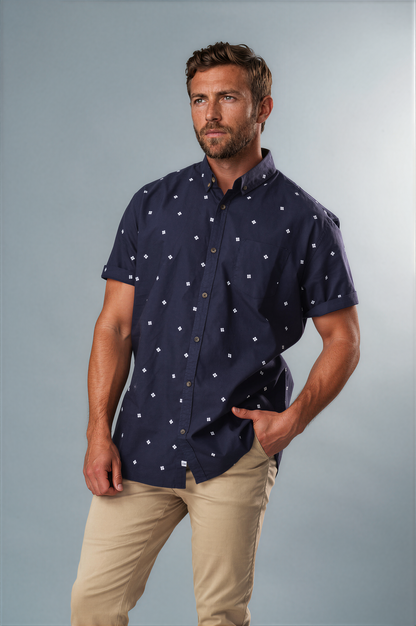 SJ23LSS0305_TILPA_NAVY_0621-Marcus-Mist_Fade