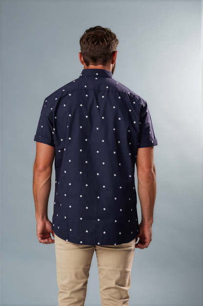 SJ23LSS0305_TILPA_NAVY_0623-Marcus-Mist_Fade