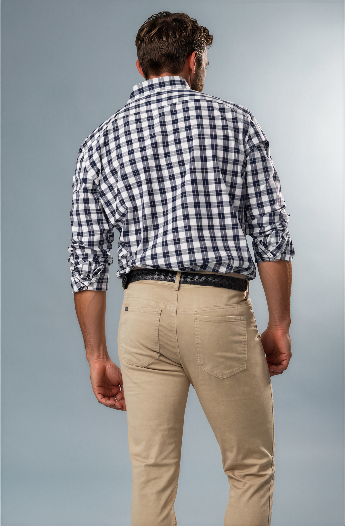 SJ23SLS0309_RIDGE_WHITE_NAVY_0804-Marco-Studio-Marcus-Mist_Fade